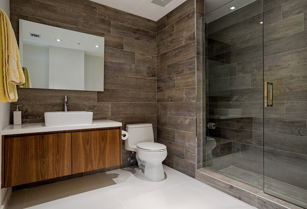 Bathrooms with a wood finish