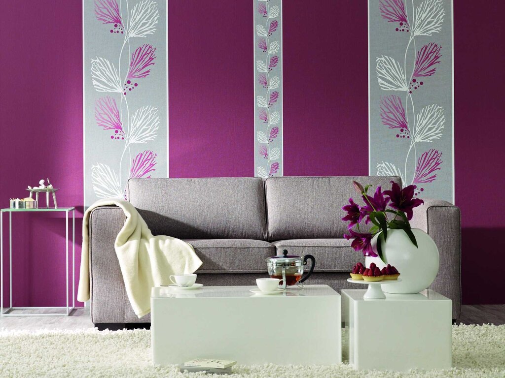 Options for wallpapering with two types of wallpaper