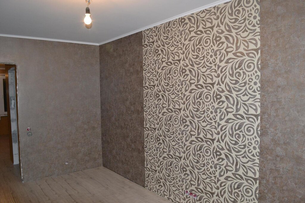 Options for wallpapering in the living room