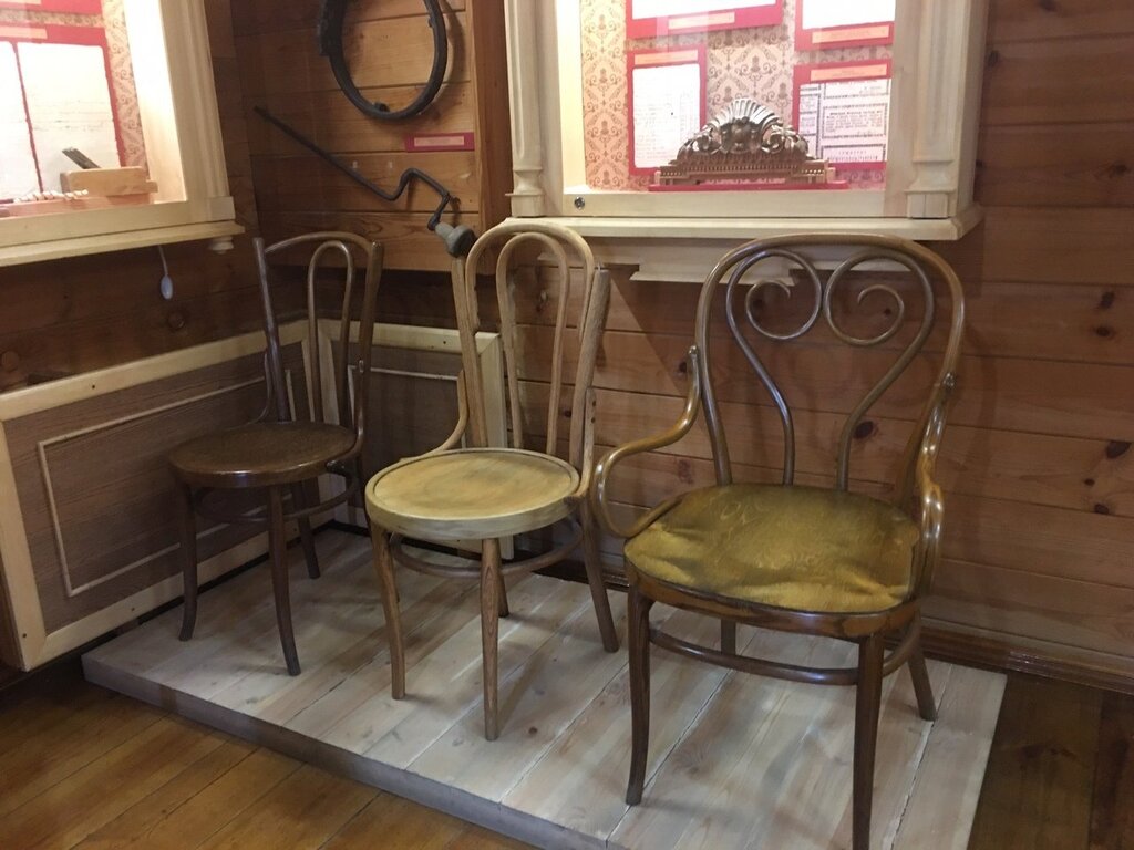 Viennese chairs in the kitchen interior