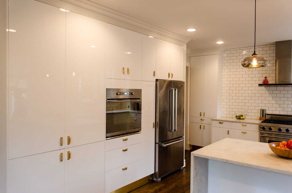 Upper kitchen cabinets to the ceiling