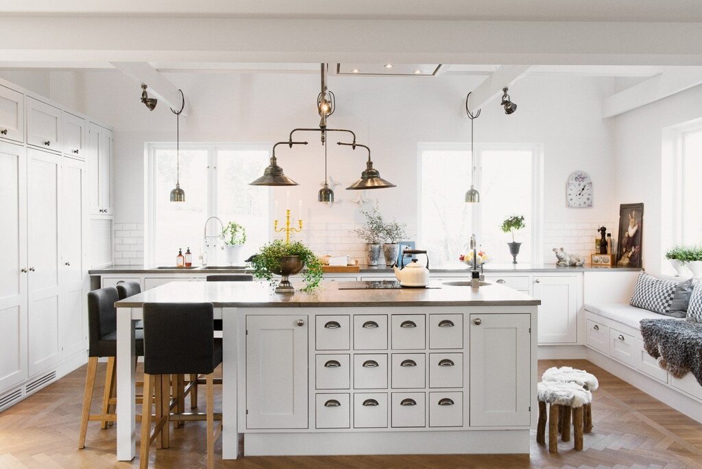 The overhead light in the kitchen