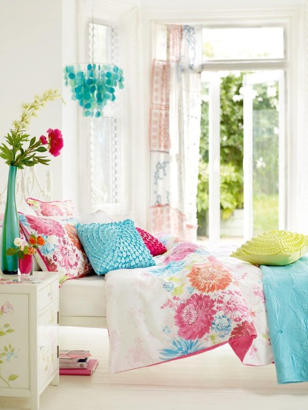 Spring room decor