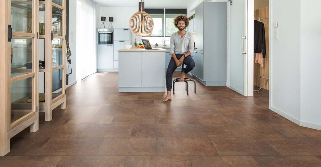 Vinyl floor tile