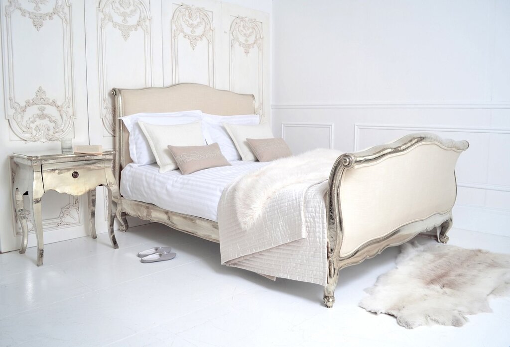 Vintage bed