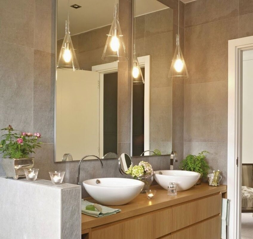 Pendant lights in the bathroom