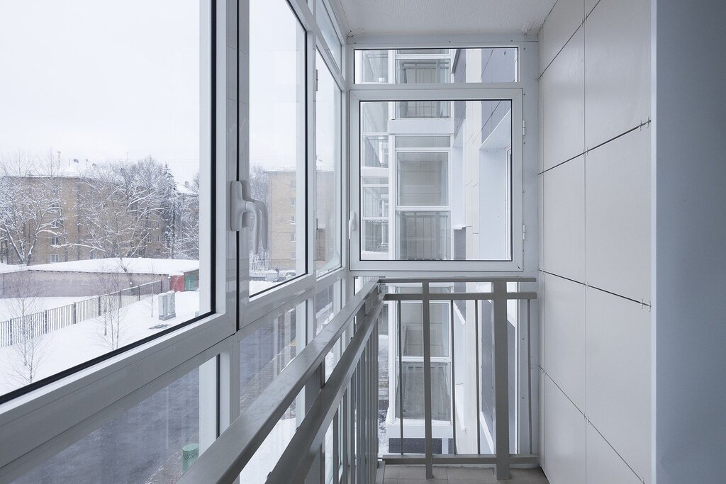 Stained glass balcony glazing