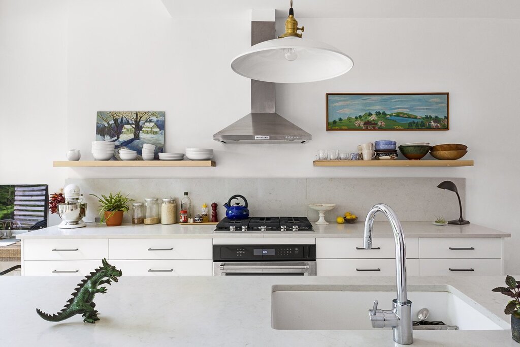 Range hood with open shelves