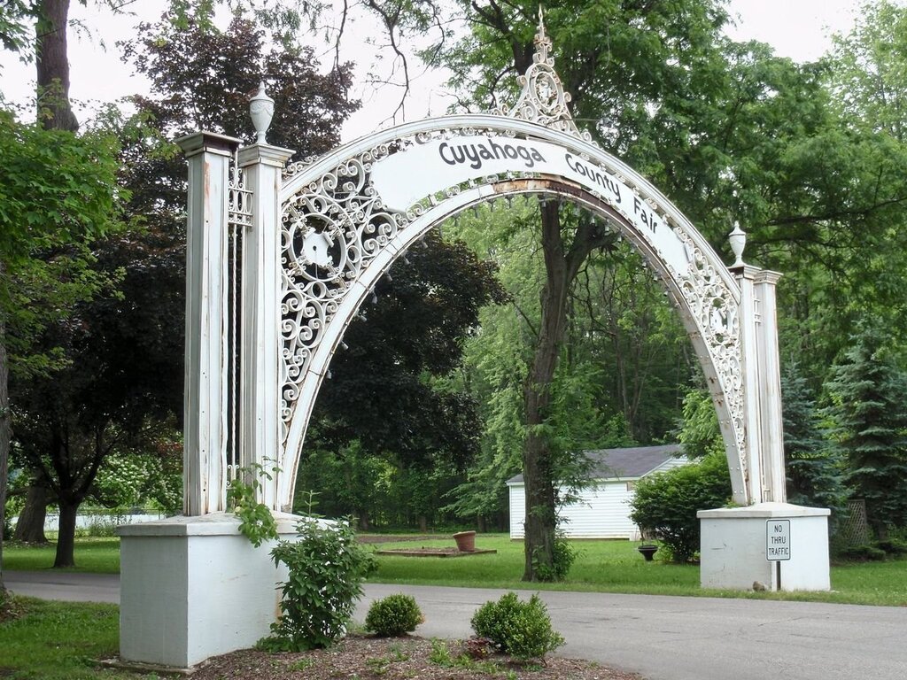 Entrance arch