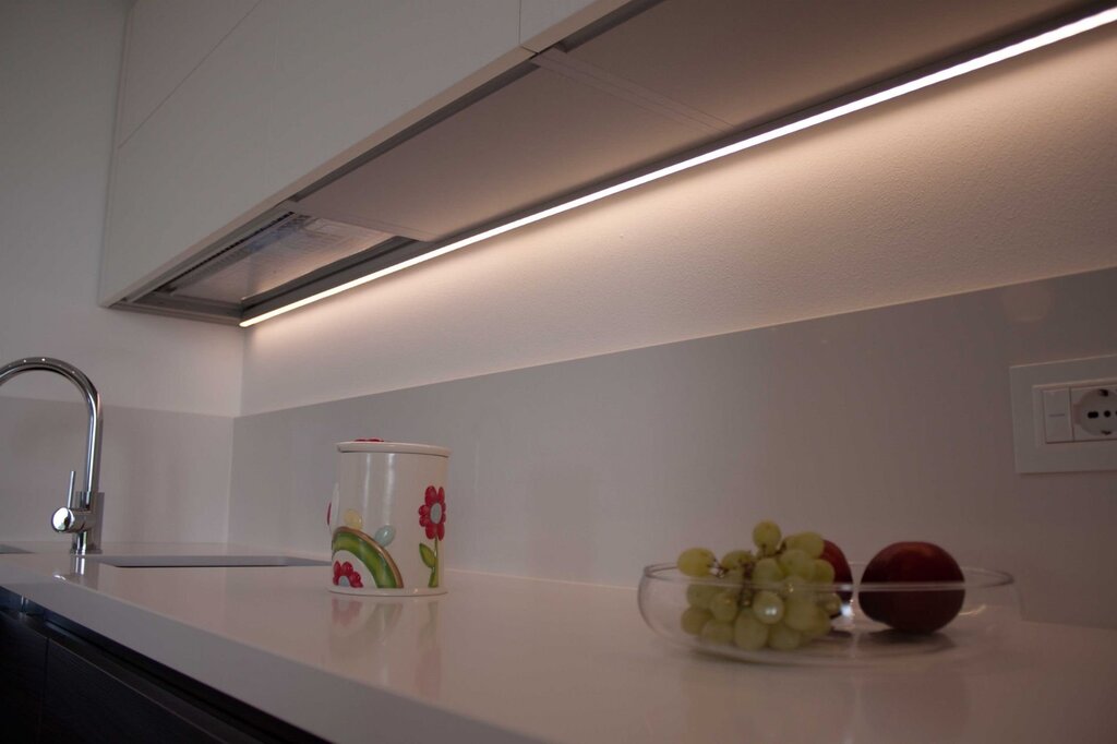 Built-in lighting in the kitchen