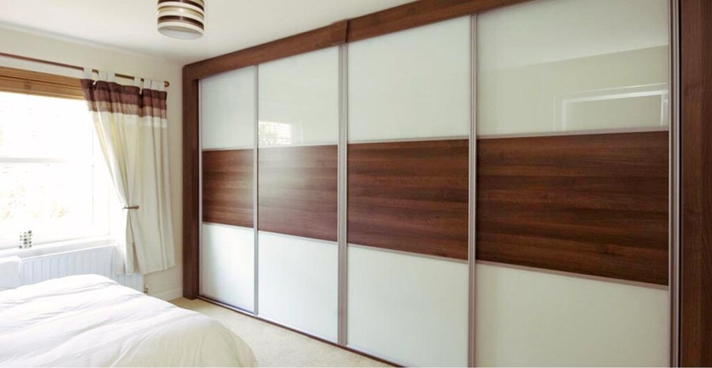 Built-in wardrobe for the bedroom