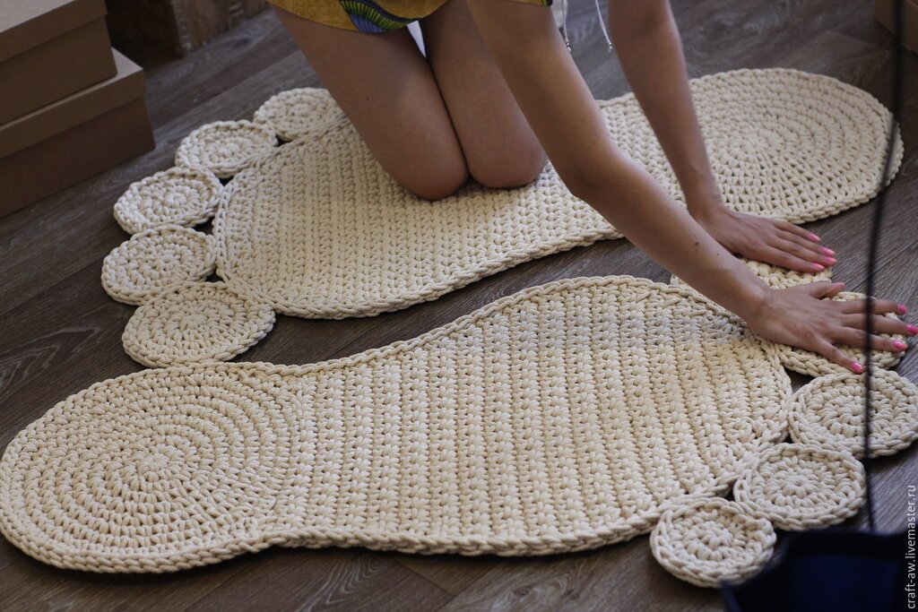 Knitted rugs