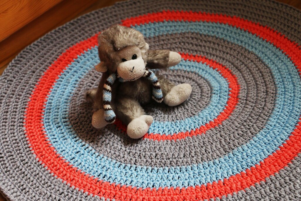 Knitted rugs for children