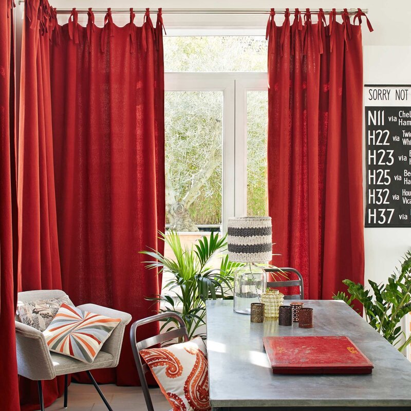 Bright curtains for the kitchen