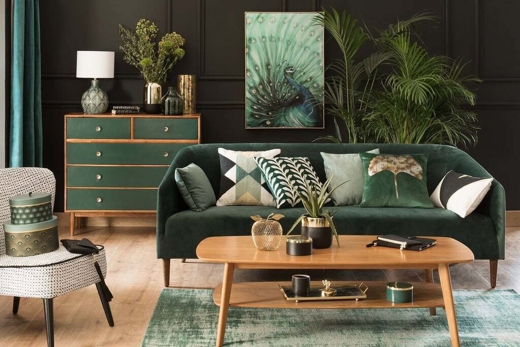 Green walls in the living room interior