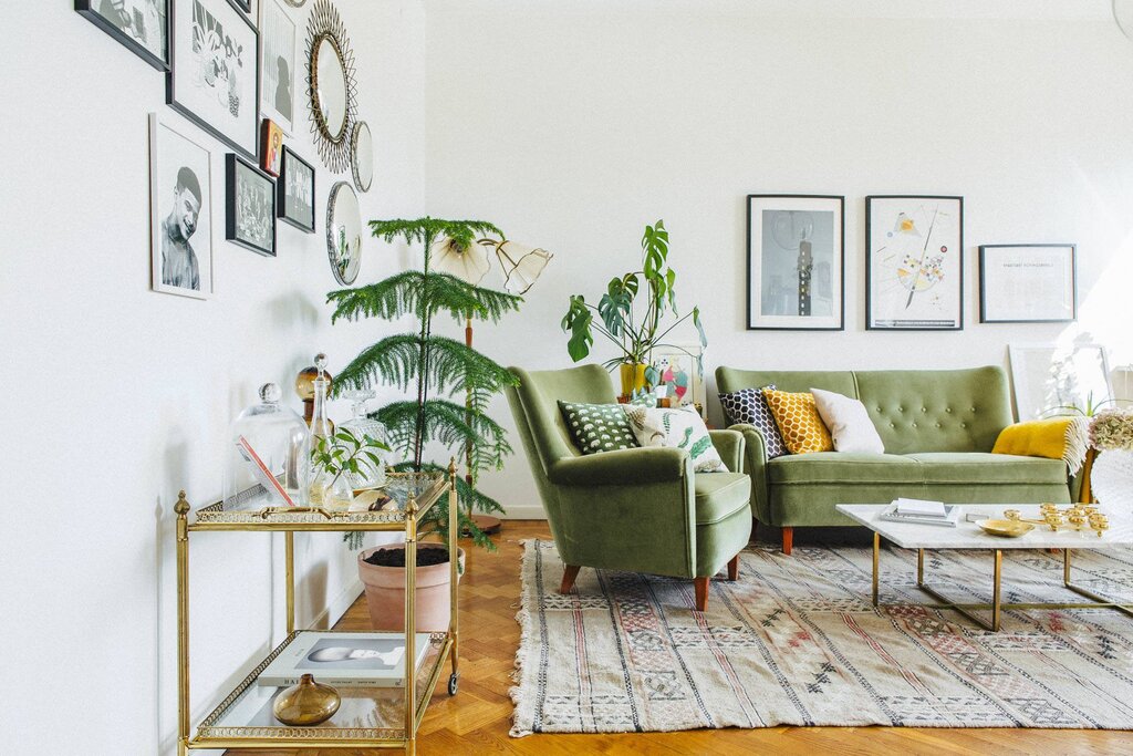 Green sofa in Scandinavian interior 29 фото