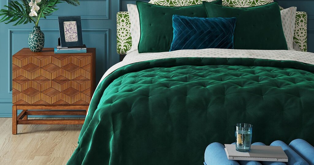 A green bedspread