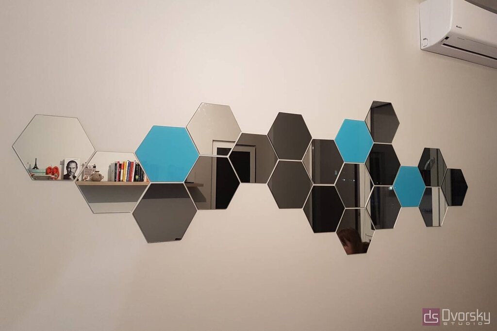 Honeycomb mirrors in the interior