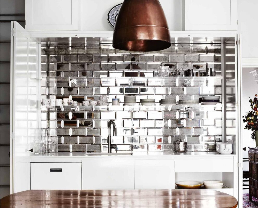 Mirror mosaic in the kitchen