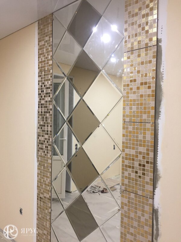 Rectangular mirror tile