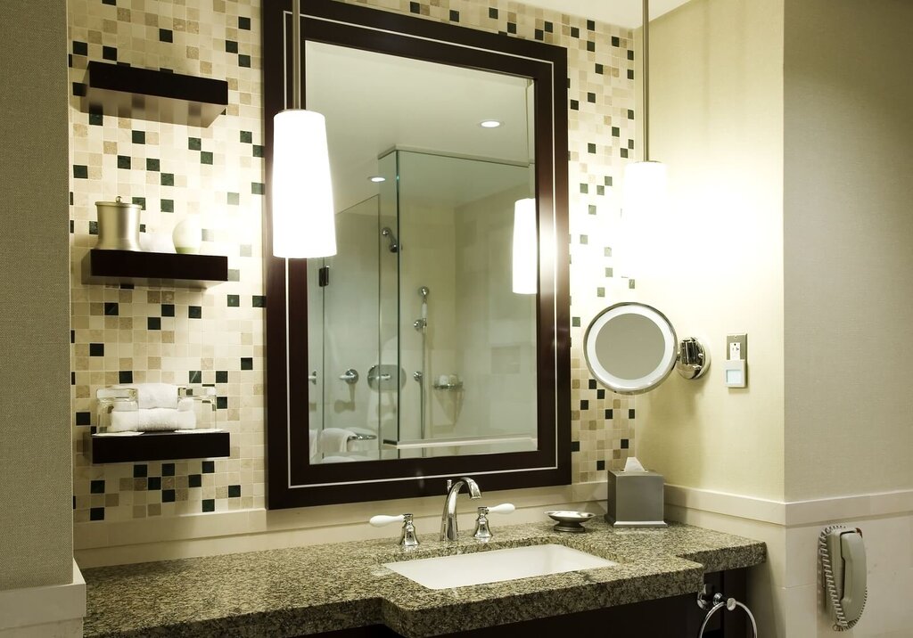 Rectangular bathroom mirror