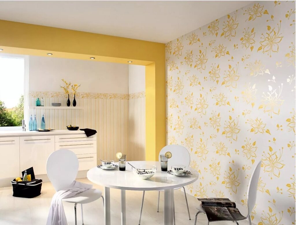 Yellow wallpaper in the kitchen