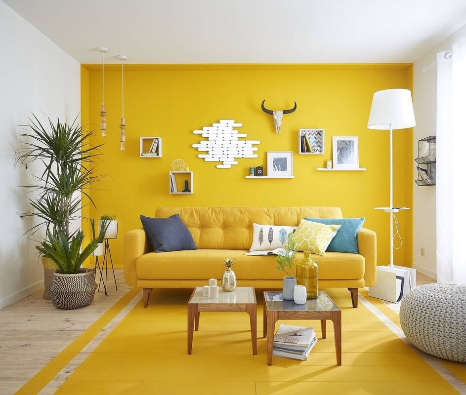 Yellow wallpaper in the living room interior